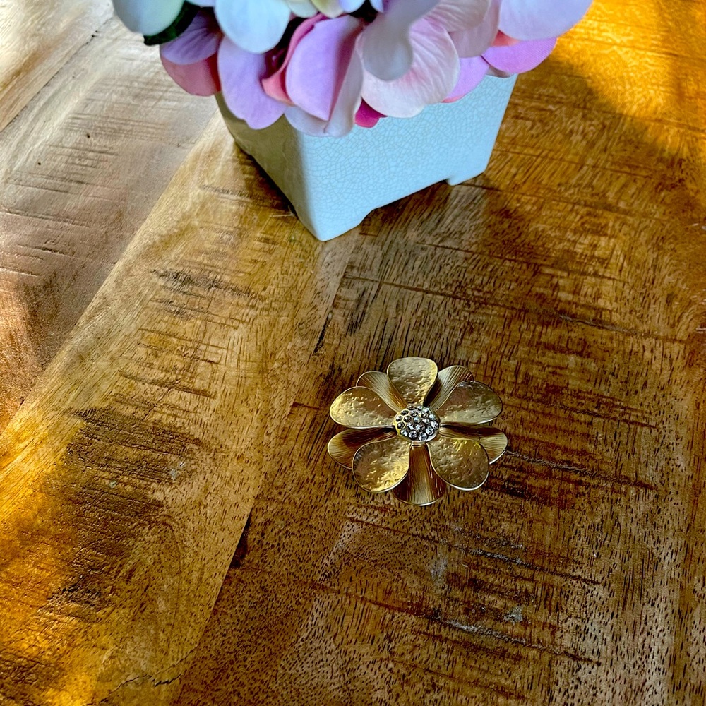 Flower Pin 🌸